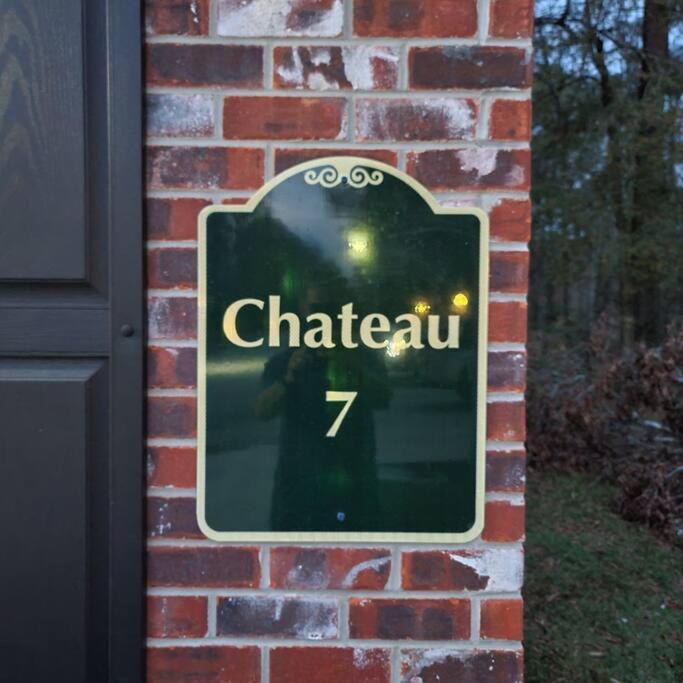 Chateau 7 Hammond Exterior photo